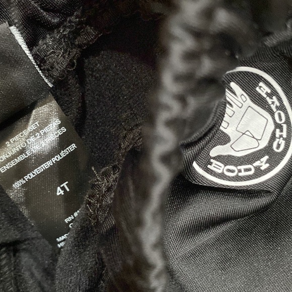 Boys body glove matching set red black white sz 4 track suit - Picture 4 of 4